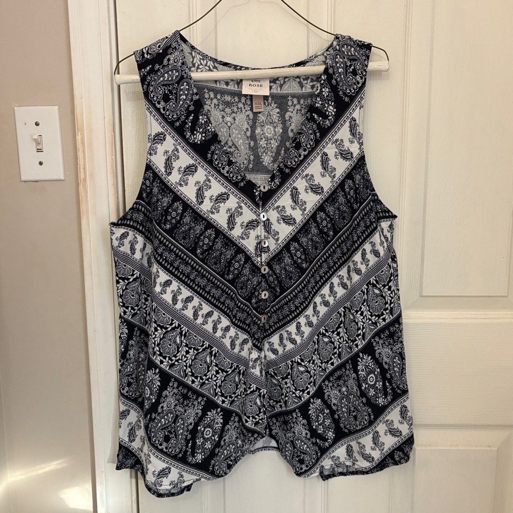 KNOX ROSE Button Front Paisley Print Black & White Sleeveless Top